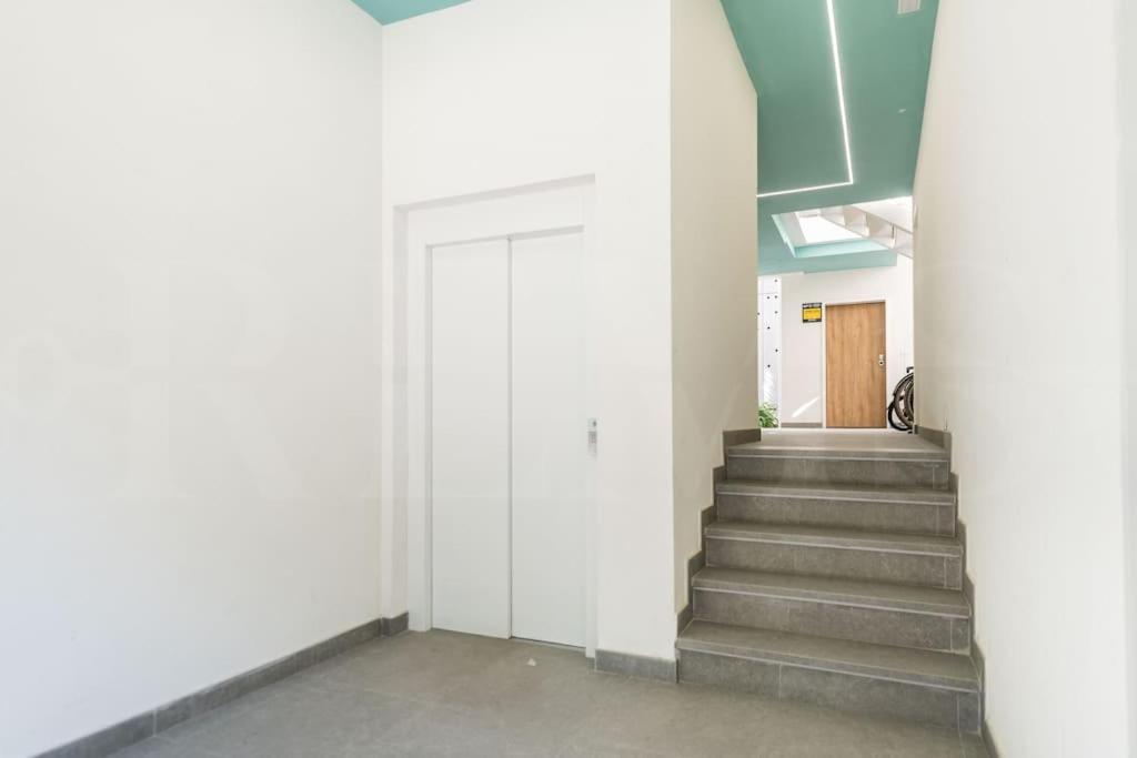 Calm Apartment With Private Patio By Rems Málaga Exterior foto
